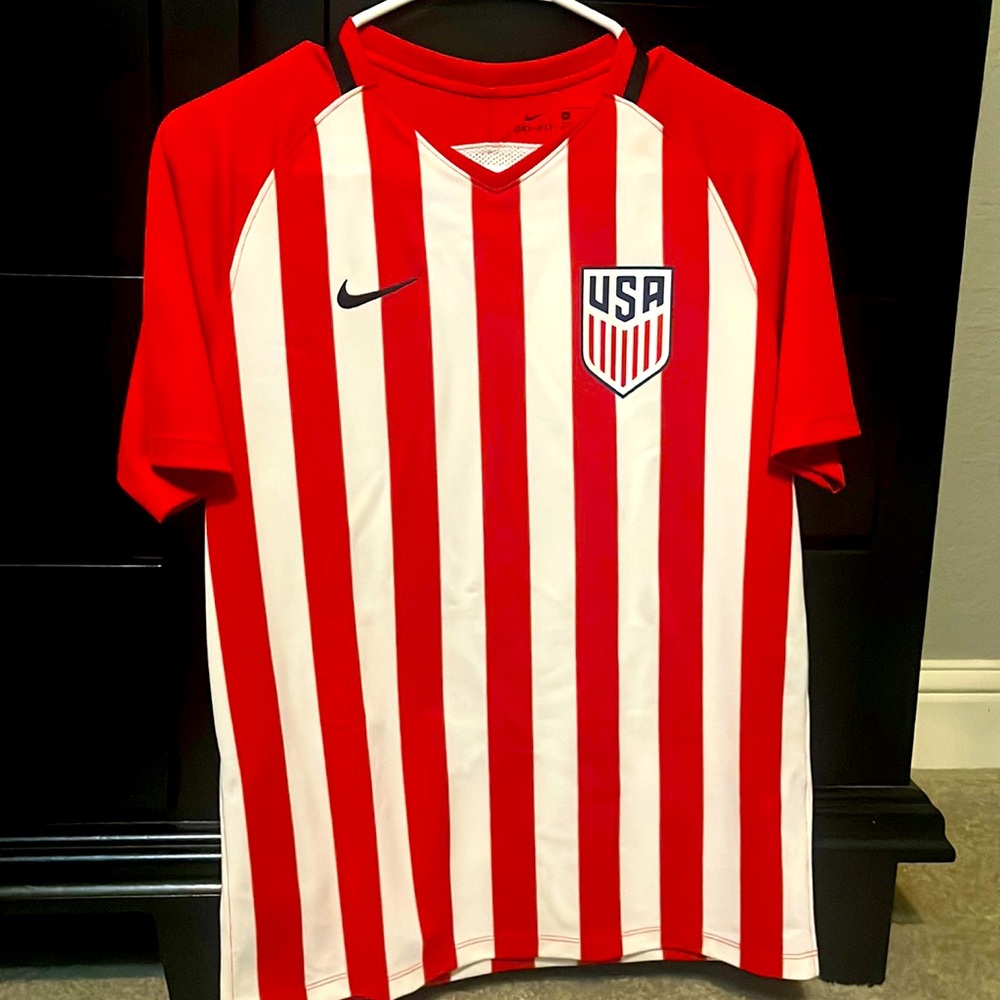 Youth Nike USA soccer jersey XL